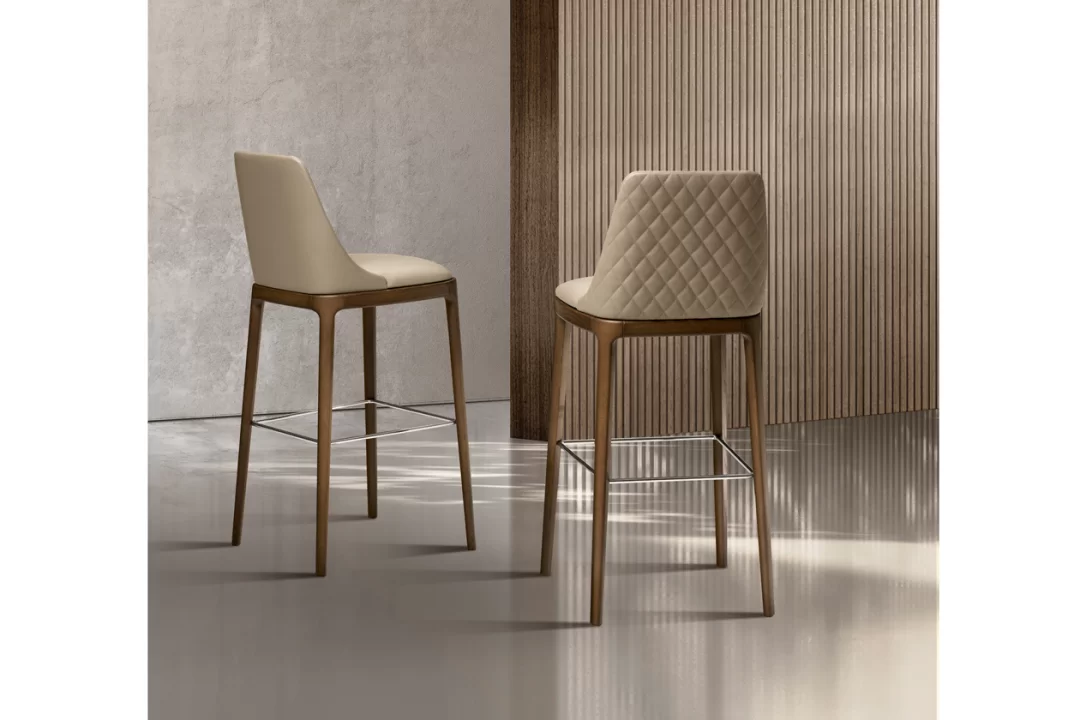 MAX STOOL_wooden base