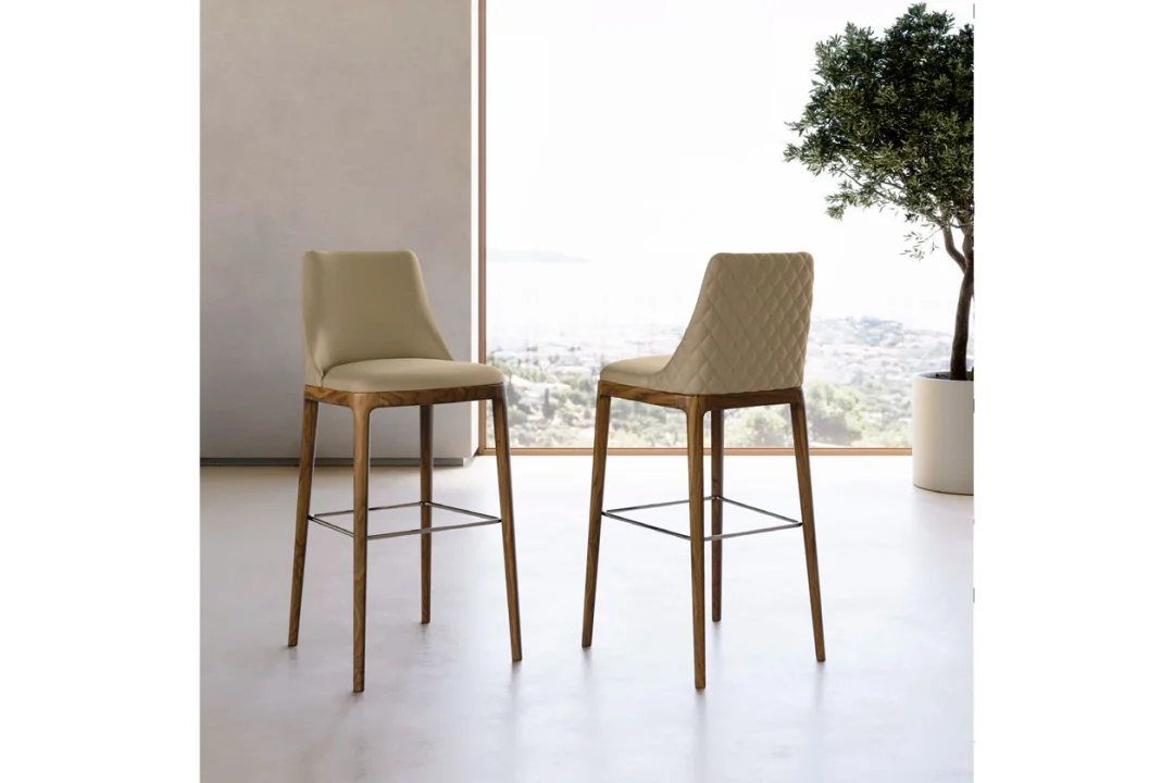 MAX STOOL_wooden base